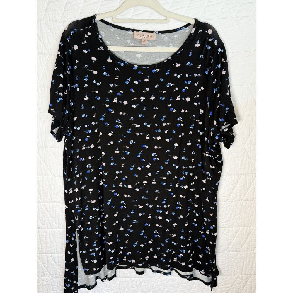 Philosophy Black short sleeve tunic floral size 2X side slits